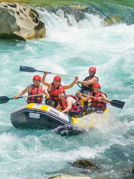 riverrafting near aloha on the ganges